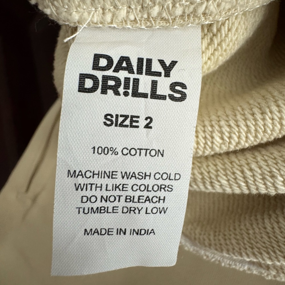 Daily Drills Cream Cotton Sand color Apparel Mens Shorts size 2